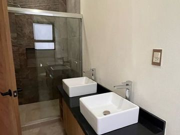 Se Vende Casa en El Condado, Equipada, 4ta Recamara en PB, 4 Baños