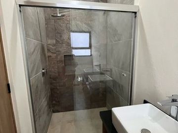 Se Vende Casa en El Condado, Equipada, 4ta Recamara en PB, 4 Baños