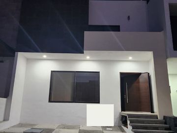 Se Vende Casa en El Condado, Equipada, 4ta Recamara en PB, 4 Baños