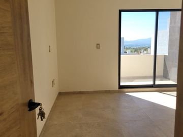 Se Vende Casa en El Condado, Equipada, 4ta Recamara en PB, 4 Baños