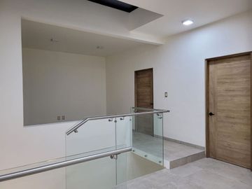 Se Vende Casa en El Condado, Equipada, 4ta Recamara en PB, 4 Baños