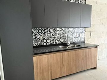 Se Vende Casa en El Condado, Equipada, 4ta Recamara en PB, 4 Baños