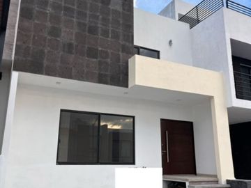 Se Vende Casa en El Condado, Equipada, 4ta Recamara en PB, 4 Baños