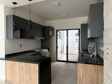 Se Vende Casa en El Condado, Equipada, 4ta Recamara en PB, 4 Baños