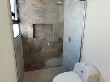 Se Vende Casa en El Condado, Equipada, 4ta Recamara en PB, 4 Baños