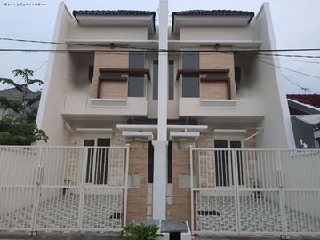 Rumah Sutorejo Timur (4jejer) NEW MINIMALIS, row 2.5 mobil