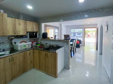 Casa de ensueño en esquina: 180m² con 4 Habitaciones en conjunto cerrado Cundama