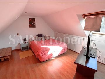 Casa De Alto Nivel En Valle Mitrinhue 6d + Piscina + Quincho