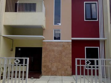 Ready Siap Huni Rumah 2 Lantai Selatan Pasar Gentan Legalitas Aman