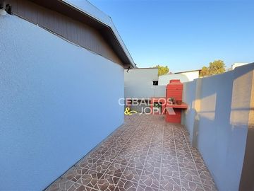 Casa en arriendo de 4 dorm. en Quilpué