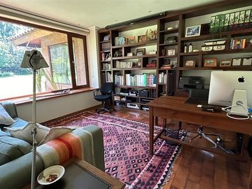 Casa en venta de 5D/4B + quincho + piscina - Calera de Tango