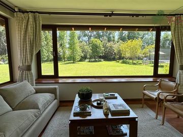 Casa en venta de 5D/4B + quincho + piscina - Calera de Tango