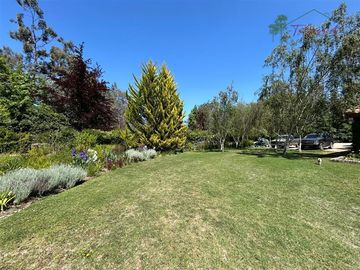 Casa en venta de 5D/4B + quincho + piscina - Calera de Tango