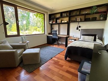 Casa en venta de 5D/4B + quincho + piscina - Calera de Tango