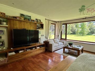 Casa en venta de 5D/4B + quincho + piscina - Calera de Tango