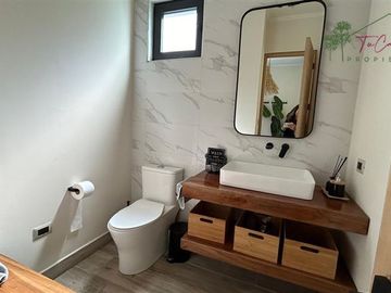Casa en venta de 5D/4B + quincho + piscina - Calera de Tango