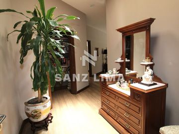 PRADERAS DE LA HACIENDA: Soberbia residencia con amplio jardín y alberca.