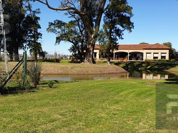 Venta Lote a la Laguna - Club de Campo San Lucas Canning