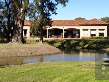Venta Lote a la Laguna - Club de Campo San Lucas Canning