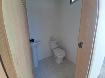 casa en venta en av. libertadores la esperanza. Cod V5040