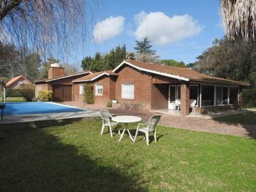 Importante chalet funcional en venta en Bo. Abierto Los Naranjos- Ing. Maschwitz - ESCOBAR