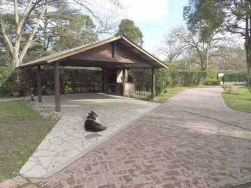 Importante chalet funcional en venta en Bo. Abierto Los Naranjos- Ing. Maschwitz - ESCOBAR