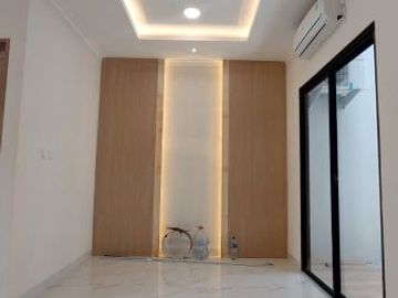Hunian exclusive 2 lantai furnished dkt tol sawangan,Depok