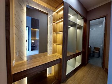 Hunian exclusive 2 lantai furnished dkt tol sawangan,Depok
