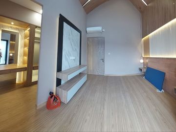 Hunian exclusive 2 lantai furnished dkt tol sawangan,Depok