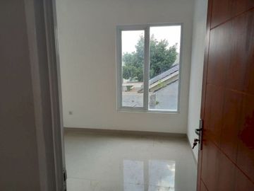 Rumah Baru nyaman dan asri Ready Stock di Cluster GBK Soetta Cipamokolan dkt Metro Mall