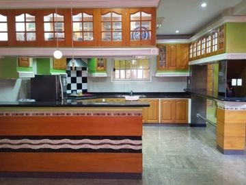 For Sale: 340sqm House and Lot with 4BR and 3B