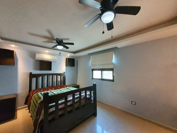 C VENDE CASA EN ESQUINA EN CUMBRES SAN AGUSTIN