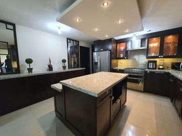 C VENDE CASA EN ESQUINA EN CUMBRES SAN AGUSTIN