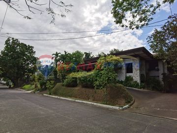 4 bedroom house and lot for sale in Valle Verde 4