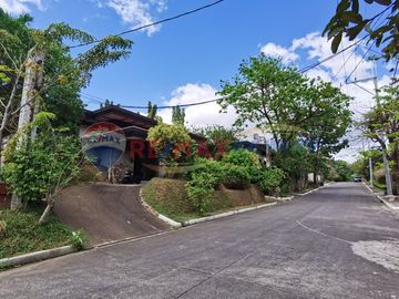 4 bedroom house and lot for sale in Valle Verde 4