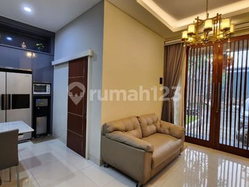 Rumah Modern Minimalis One Gate System Row Jalan Lebar Kartasura