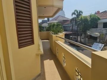 Disewakan Rumah Hoek Muara Karang 8 200jt/Tahun