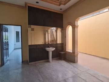 Disewakan Rumah Hoek Muara Karang 8 200jt/Tahun