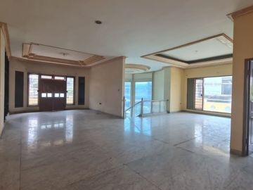 Disewakan Rumah Hoek Muara Karang 8 200jt/Tahun