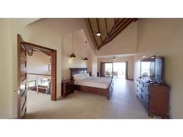 Vendo Casa de Lujo con vista al Mar - 5Hectareas de Terreno
