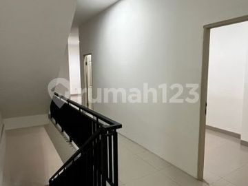Disewakan Ruko Gandeng Osaka Pik2 Hadap Jalan Utama Uk 4,5X15 Ready