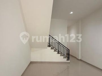 Disewakan Ruko Gandeng Osaka Pik2 Hadap Jalan Utama Uk 4,5X15 Ready