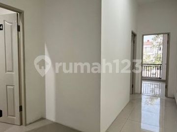 Disewakan Ruko Gandeng Osaka Pik2 Hadap Jalan Utama Uk 4,5X15 Ready
