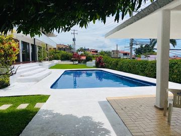 Casa Sola en Burgos, Temixco, Morelos CAEN-Ve-803-Cs