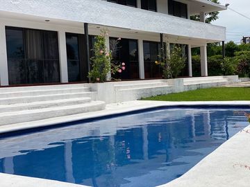 Casa Sola en Burgos, Temixco, Morelos CAEN-Ve-803-Cs