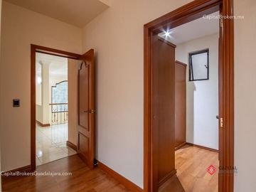 Casa deLujo En  venta en Puerta de Hierro Zona andares