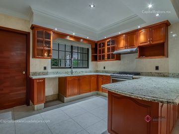 Casa deLujo En  venta en Puerta de Hierro Zona andares