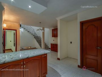 Casa deLujo En  venta en Puerta de Hierro Zona andares