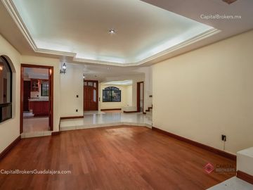 Casa deLujo En  venta en Puerta de Hierro Zona andares