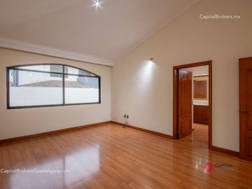 Casa deLujo En  venta en Puerta de Hierro Zona andares